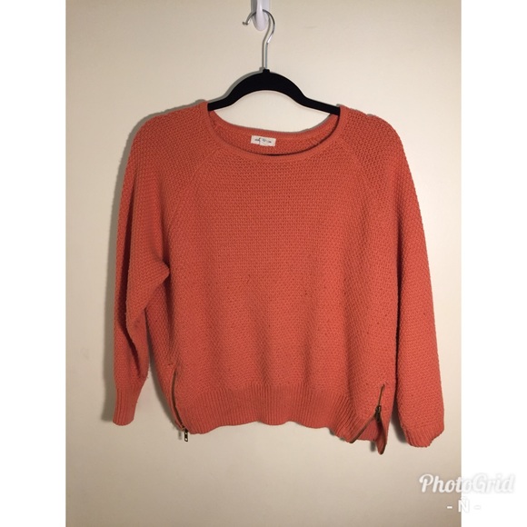 Urban Outfitters Sweaters - Urban outfitter sweater